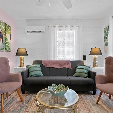 The Pink Oasis Waterfront 1 Bed Apt Appartement Tampa Buitenkant foto