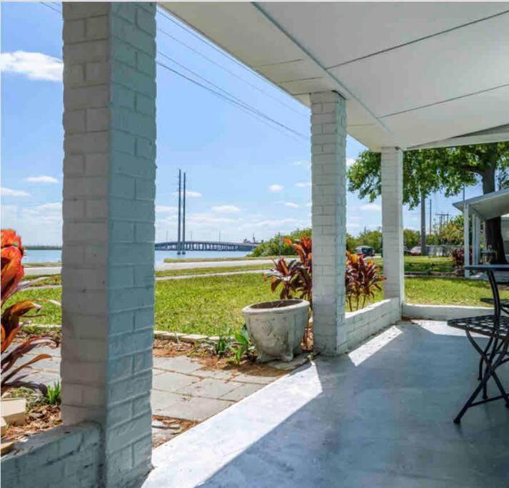 The Pink Oasis Waterfront 1 Bed Apt Appartement Tampa Buitenkant foto